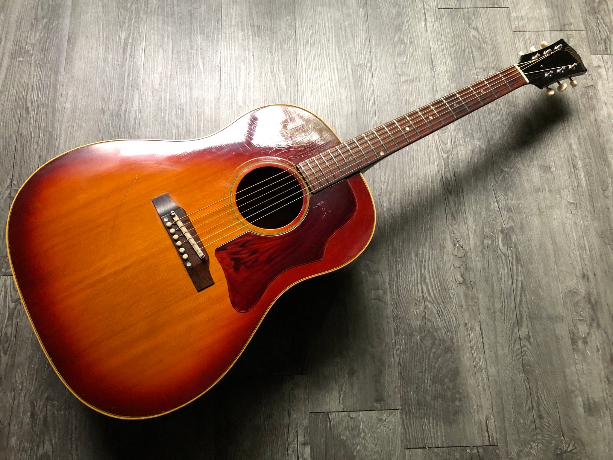 ［期間限定品］Gibson J45（68年製）ナローネック ストレートサドル J45（68年製）ナローネック ストレートサドル ［期間限定品］Gibson