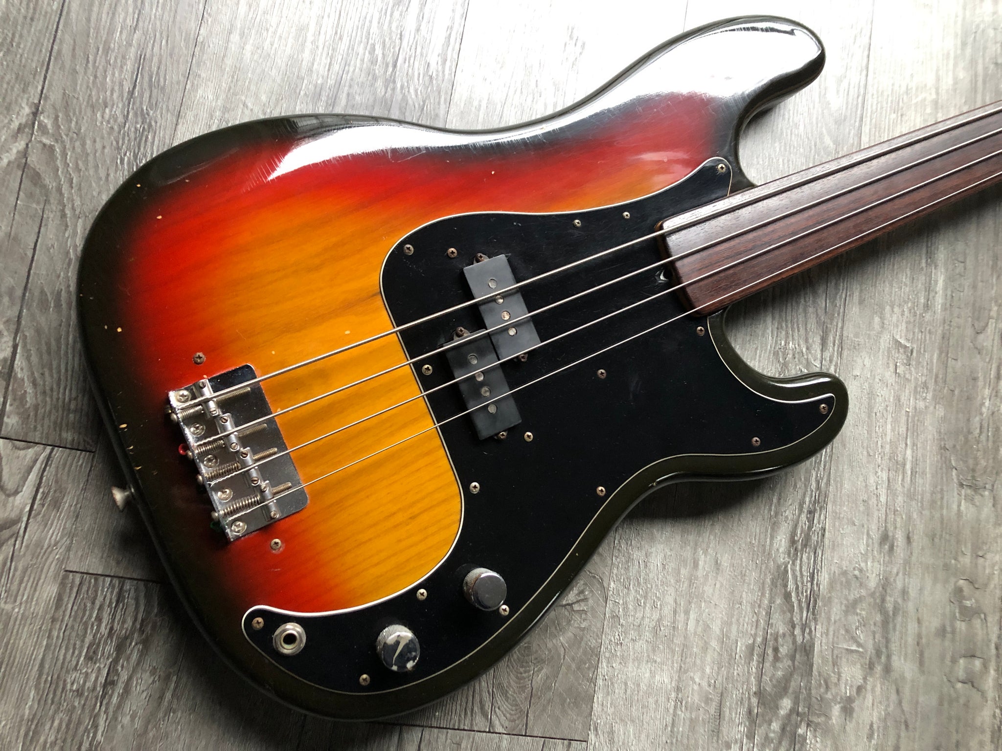 USED Fender Precision Bass Fretless 1976年製【送料無料】 – NERD