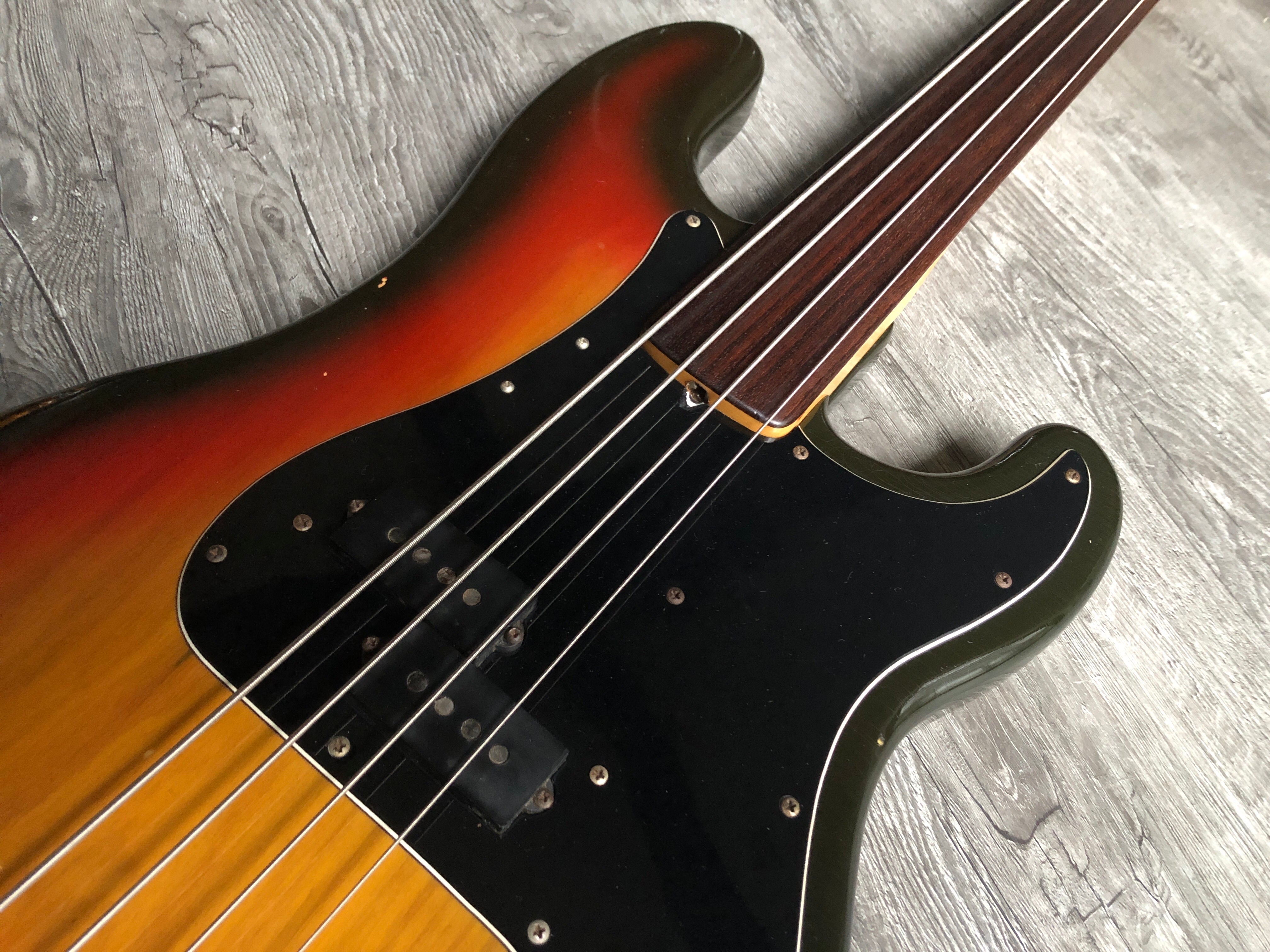 USED Fender Precision Bass Fretless 1976年製【送料無料】